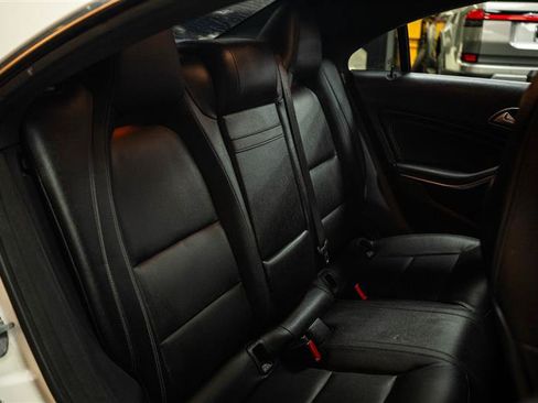 Used 2019 Mercedes-Benz CLA 250 image 11