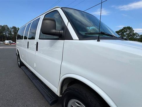 Used 2017 Chevrolet Express 3500 LS RWD image 23