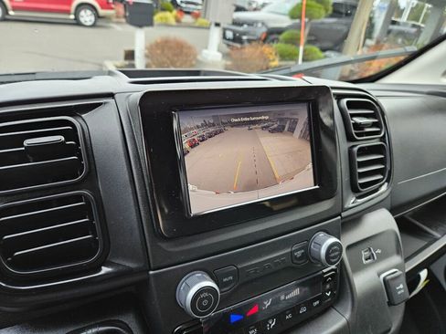 Used 2025 RAM ProMaster 2500 w/ Convenience Group image 27