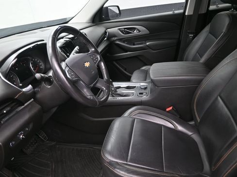 Used 2021 Chevrolet Traverse LT FWD image 11