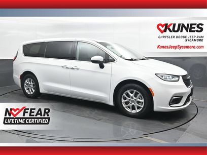 Used 2023 Chrysler Pacifica Touring-L
