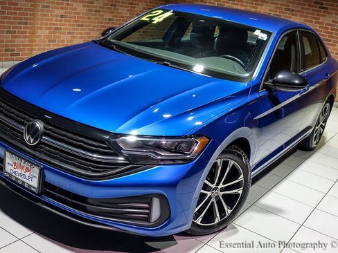 Used 2024 Volkswagen Jetta Sport image 6