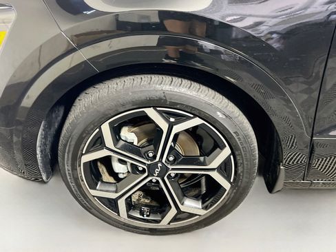 Used 2024 Kia Niro SX Touring FWD image 13