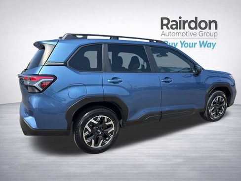 Used 2025 Subaru Forester Premium AWD/4WD image 7