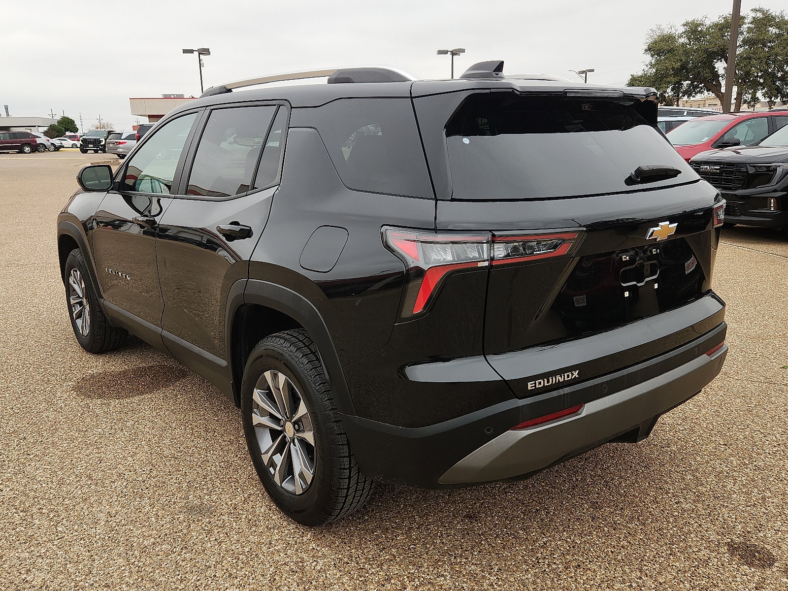 Used 2025 Chevrolet Equinox LT w/ Convenience Package II FWD image 3