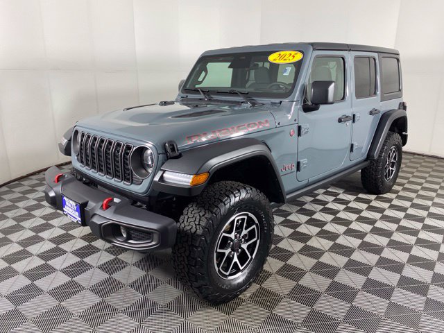 Used 2025 Jeep Wrangler Unlimited Rubicon w/ Convenience Group AWD/4WD image 11
