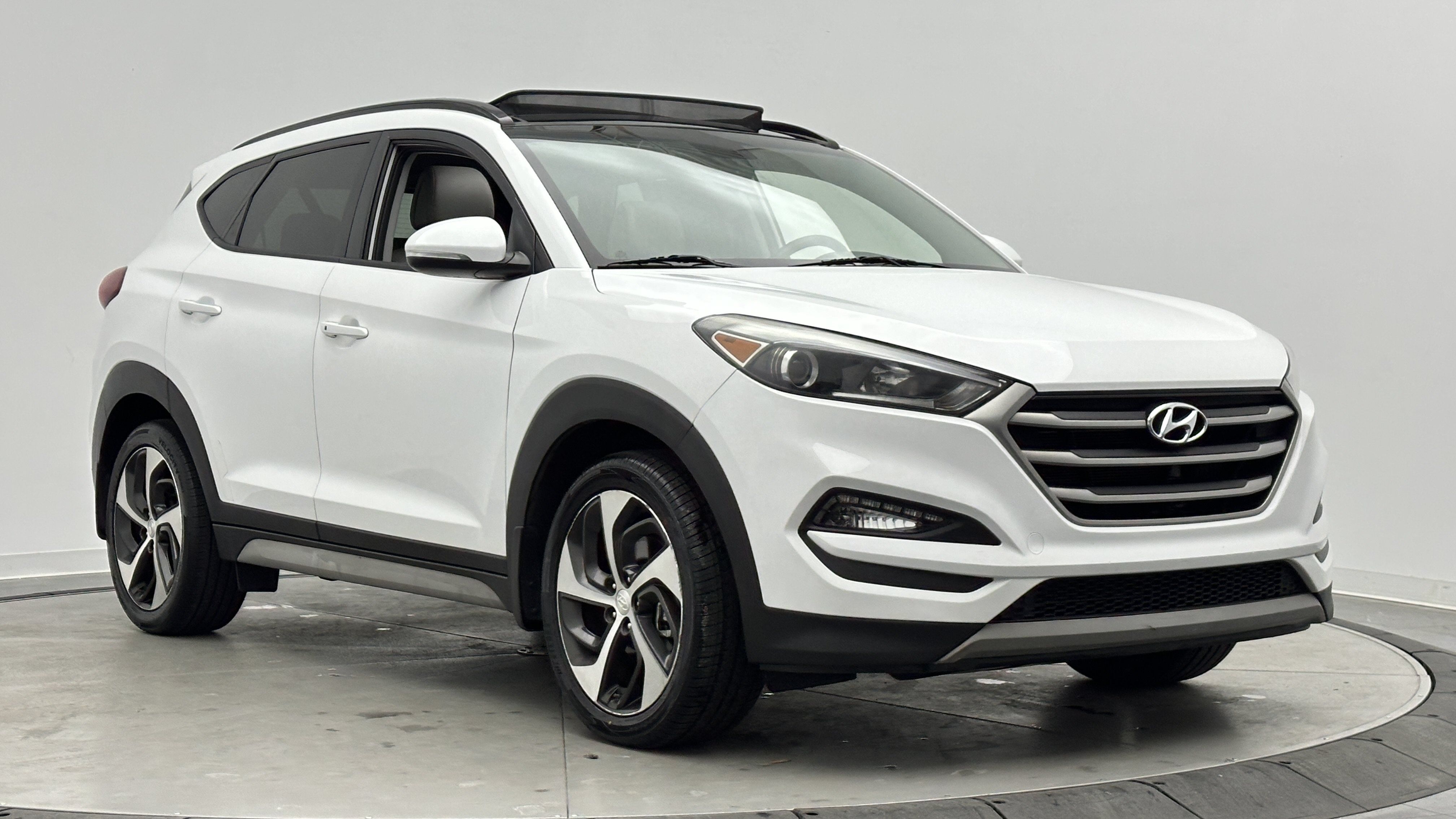 Used 2018 Hyundai Tucson Value FWD image 3