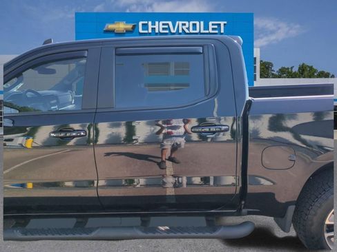 Used 2022 Chevrolet Silverado 1500 RST AWD/4WD image 29