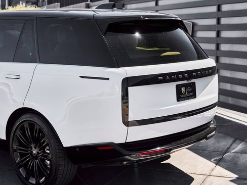 Used 2025 Land Rover Range Rover SE AWD/4WD image 9