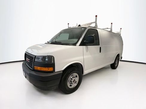 Certified 2022 GMC Savana 2500 w/ Driver Convenience Package RWD image 3
