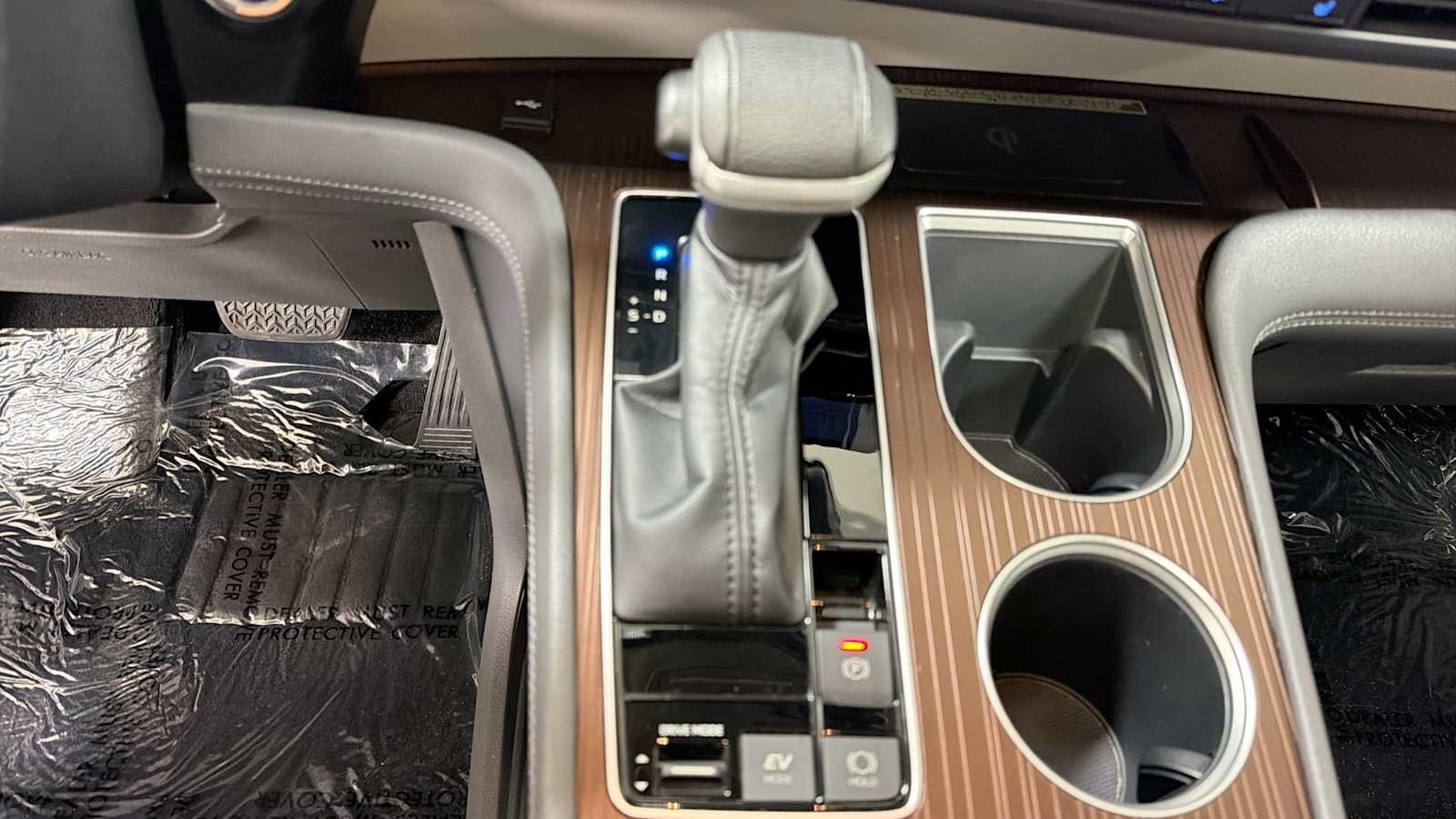 Certified 2022 Toyota Sienna XLE w/ XLE Plus Package FWD image 22
