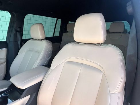 Used 2025 Jeep Grand Cherokee L Limited RWD image 5
