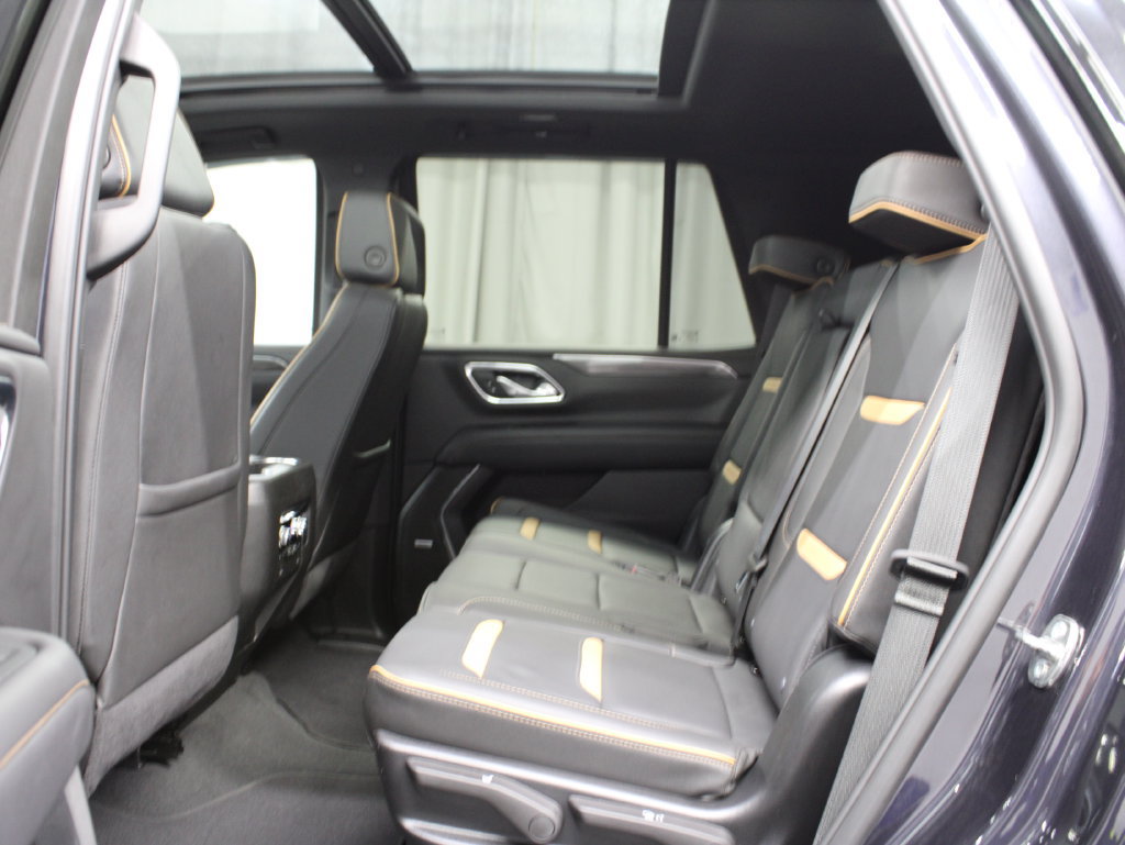 Used 2024 GMC Yukon AT4 w/ Technology Package AWD/4WD image 17