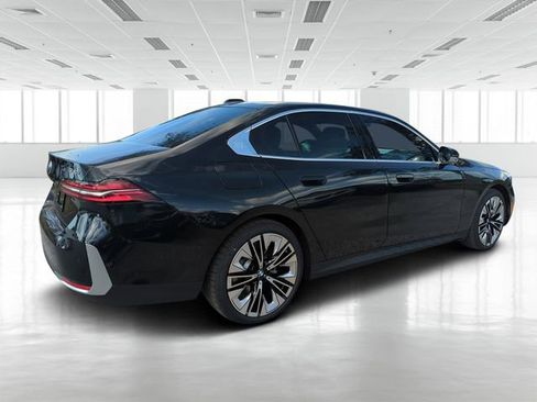 New 2026 BMW 530i w/ Premium Package image 4