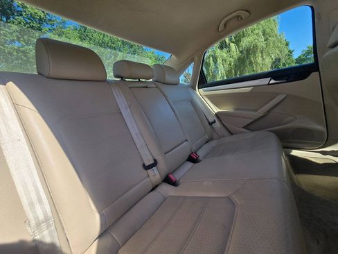 Used 2013 Volkswagen Passat 2.5 SE FWD image 29