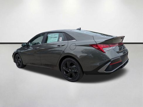 New 2026 Hyundai Elantra SEL Sport FWD image 6
