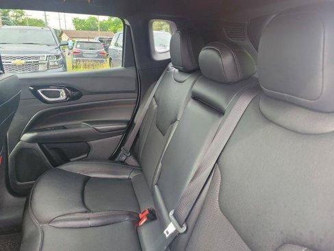 Used 2025 Jeep Compass Trailhawk AWD/4WD image 12
