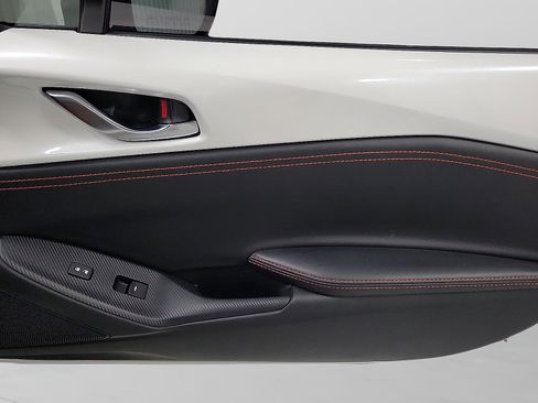 Used 2023 MAZDA MX-5 Miata Grand Touring RWD image 16