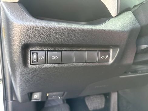 Used 2021 Toyota RAV4 XLE w/ Convenience Package AWD/4WD image 26