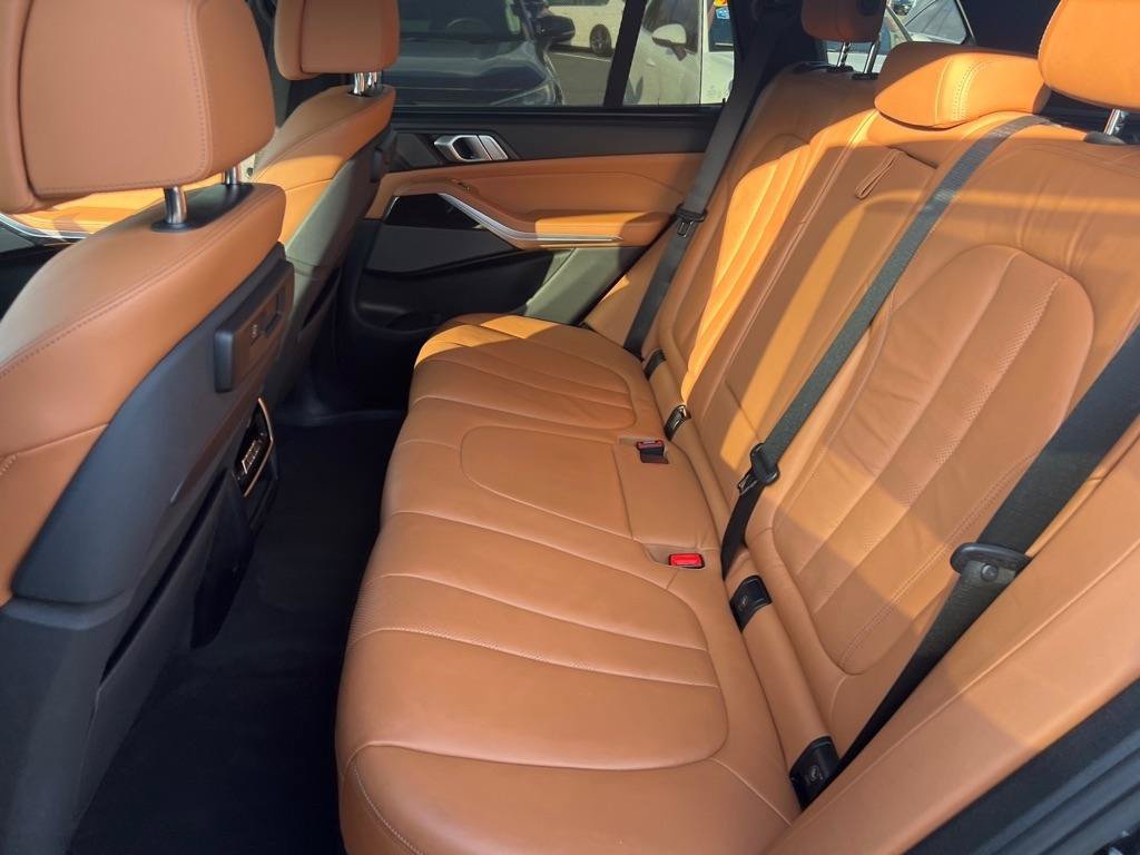 Used 2019 BMW X5 xDrive50i w/ Executive Package AWD/4WD image 16