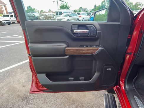 Used 2019 Chevrolet Silverado 1500 High Country w/ Technology Package AWD/4WD image 19
