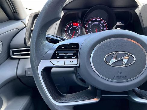 Used 2022 Hyundai Elantra SEL FWD image 37