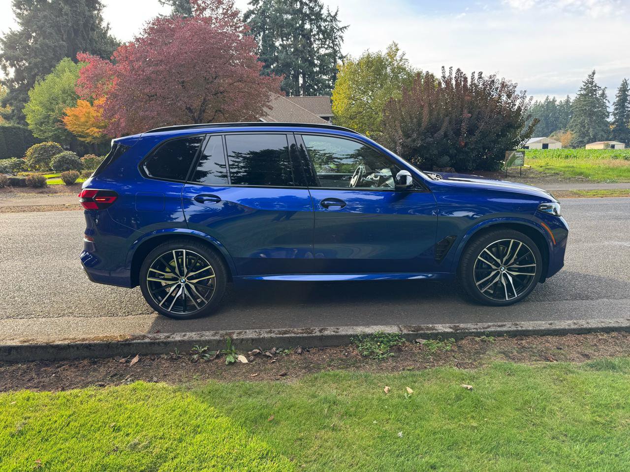 Used 2025 BMW X5 M60i AWD/4WD image 4