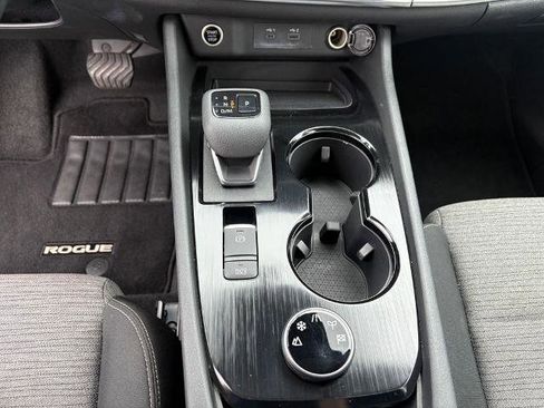 Certified 2023 Nissan Rogue SV image 22