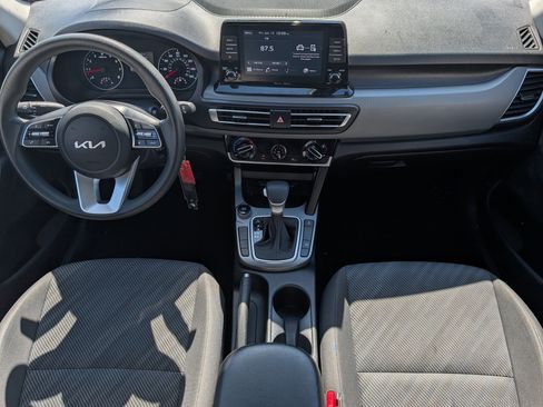 Used 2023 Kia Seltos LX AWD/4WD image 10