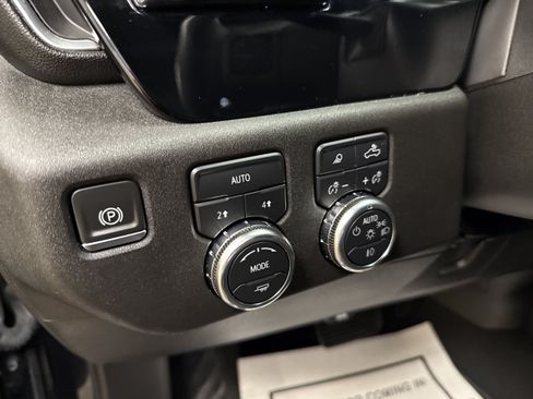 Used 2024 GMC Sierra 1500 SLT AWD/4WD image 41