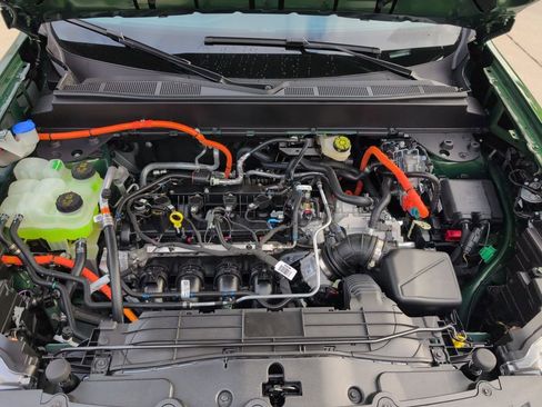 New 2025 Ford Maverick XLT image 33