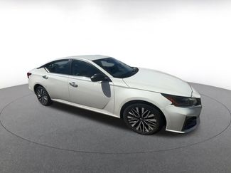 Used 2025 Nissan Altima 2.5 SV FWD video 2