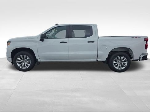 Used 2023 Chevrolet Silverado 1500 Custom AWD/4WD image 2