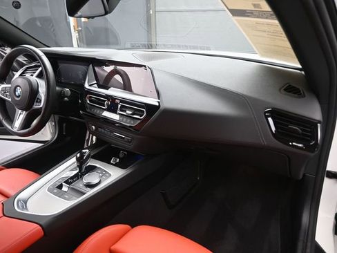Used 2024 BMW Z4 sDrive30i w/ Premium Package image 25