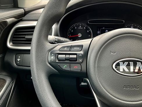 Used 2018 Kia Sorento L image 24