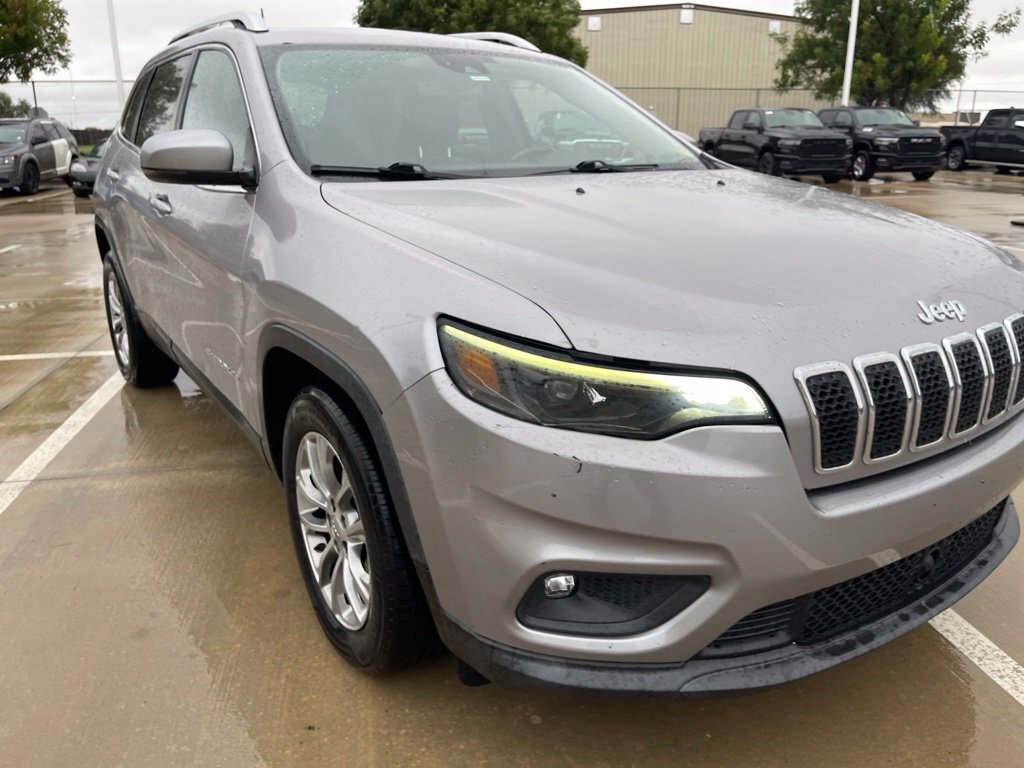 Used 2021 Jeep Cherokee Latitude Plus FWD image 3