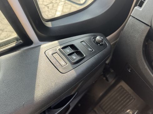 Used 2024 RAM ProMaster 2500 w/ Convenience Group FWD image 16