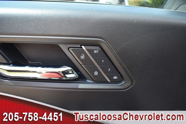 Used 2025 Chevrolet Colorado Z71 w/ Technology Package AWD/4WD image 20
