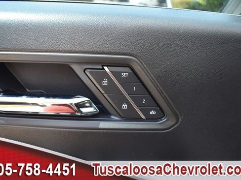 Used 2025 Chevrolet Colorado Z71 w/ Technology Package AWD/4WD image 20