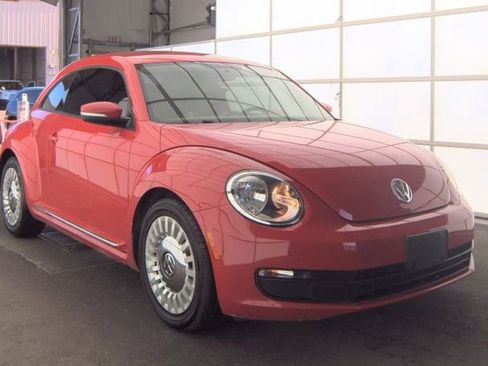 Used 2014 Volkswagen Beetle 1.8T FWD image 3
