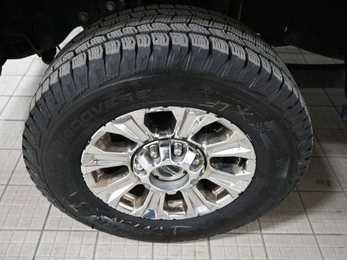 Used 2017 Ford F350 XLT w/ XLT Premium Package AWD/4WD image 19