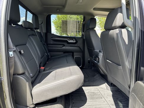 Used 2023 GMC Sierra 1500 SLT w/ SLT Premium Plus Package AWD/4WD image 25