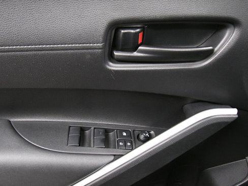 Used 2023 Toyota Corolla Cross LE image 12