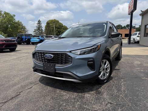 Used 2024 Ford Escape Active AWD/4WD image 2