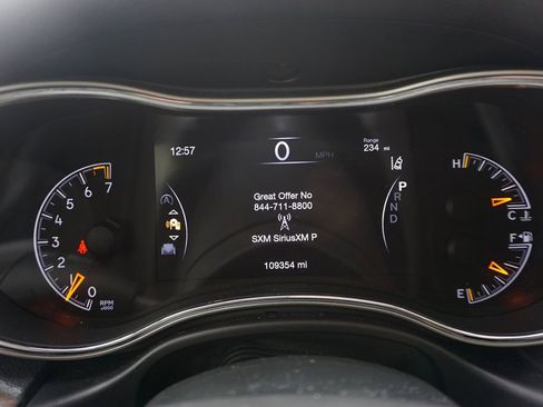 Used 2018 Jeep Grand Cherokee Limited image 6