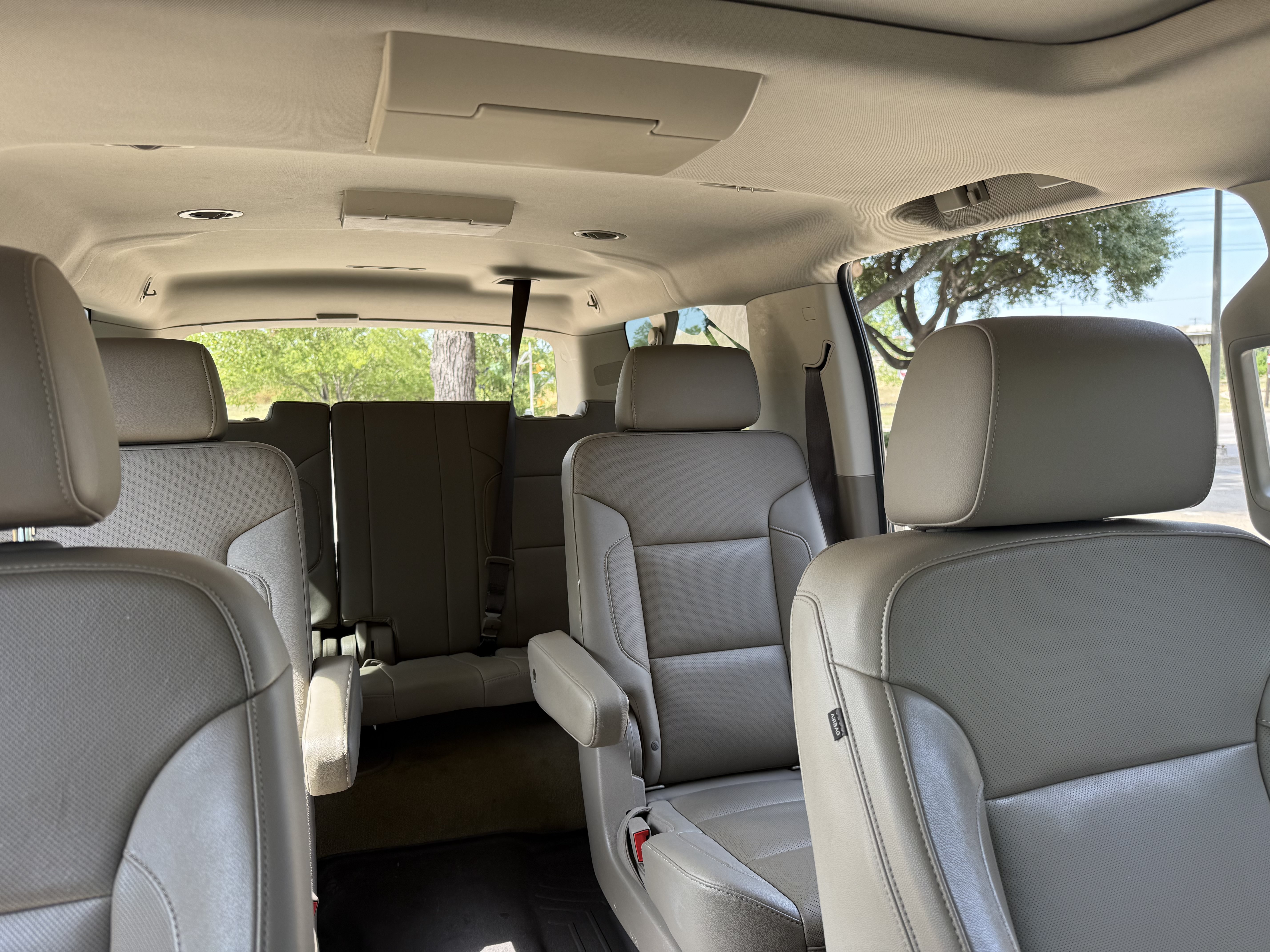 Used 2019 Chevrolet Suburban Premier RWD image 14