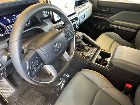 Used 2026 Toyota 4Runner Trailhunter AWD/4WD image 11