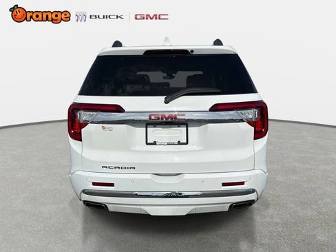 Used 2023 GMC Acadia Denali w/ Denali Ultimate Package FWD image 4