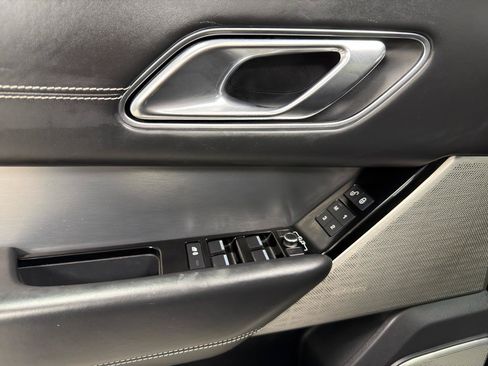 Used 2018 Land Rover Range Rover Velar AWD/4WD image 15