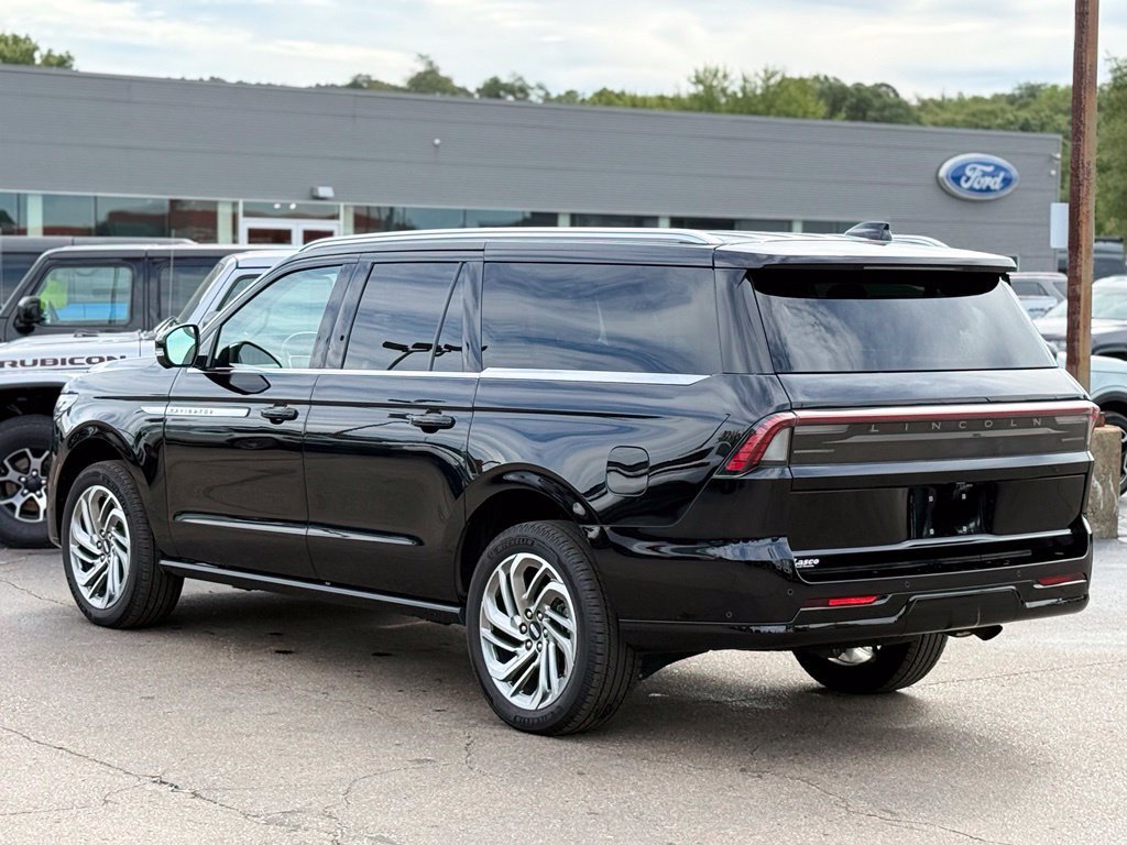 Used 2025 Lincoln Navigator L Reserve AWD/4WD image 48